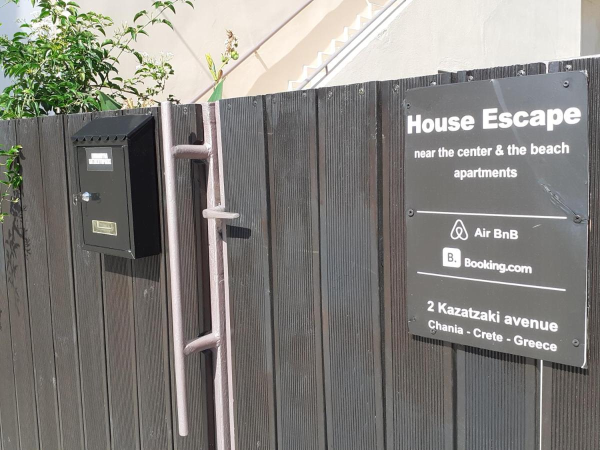Apartment House Escape *