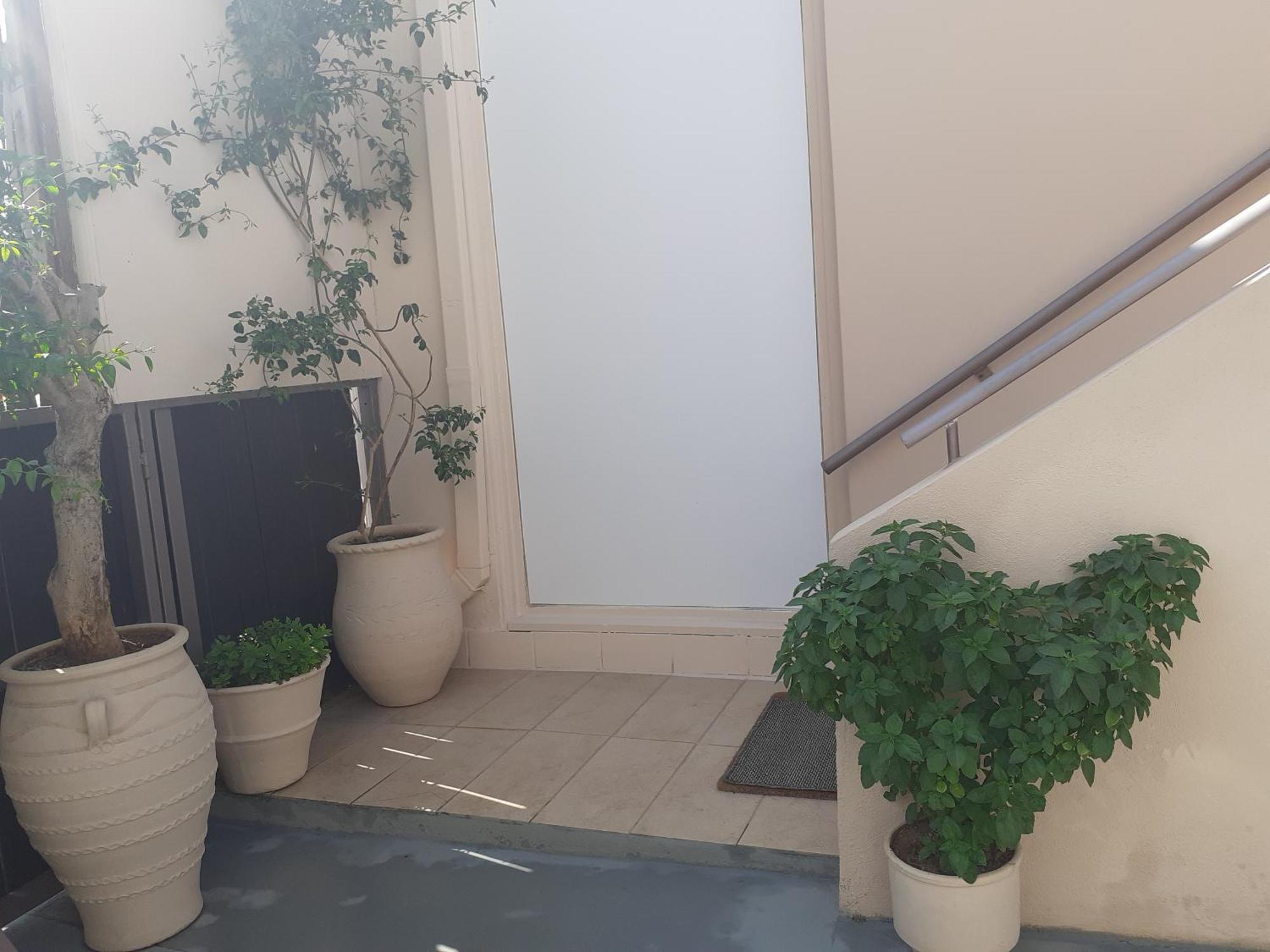 Apartment House Escape *